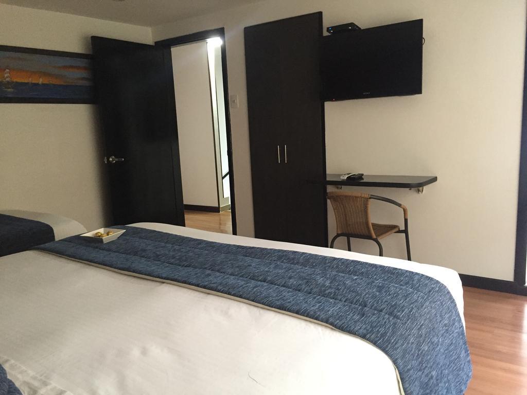 Hotel Aj Ferial Bogotá Extérieur photo
